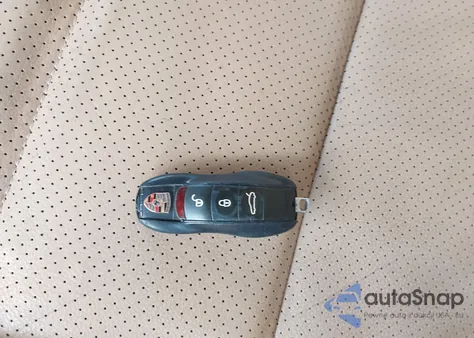 2011 Porsche Panamera 4 z USA, uszkodzony, nr VIN WP0AA2A71BL017173